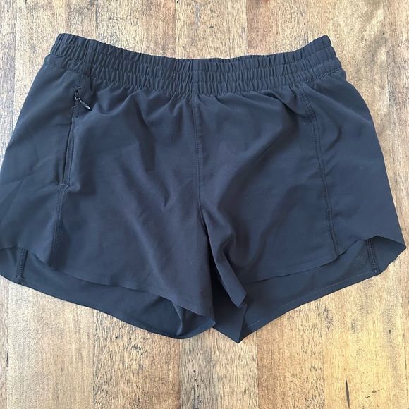 Athleta Girl Heart the Hustle 2.5 Shorts Size 12 - Picture 1 of 5